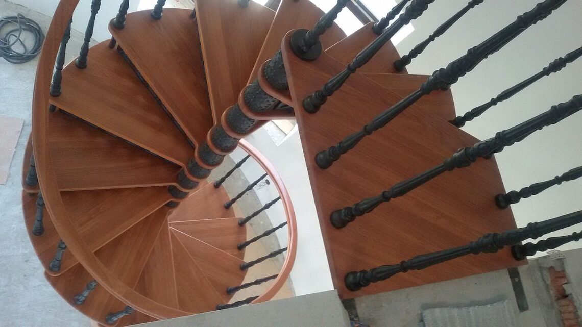 Чугунная лестница в КП Монтевиль